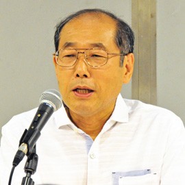 <桐谷さん講演会関連画像>株主優待の魅力について熱く語る桐谷氏