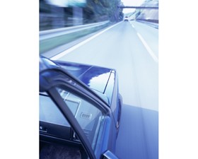【画像】高速道路を走る自動車