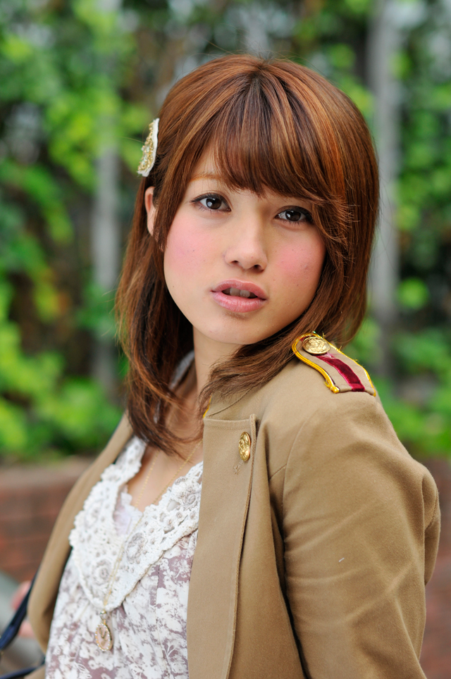 ���� ���J