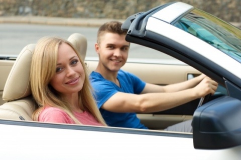 年齢で変わる自動車保険のお得な契約方法とは 自動車保険 オリコン顧客満足度ランキング