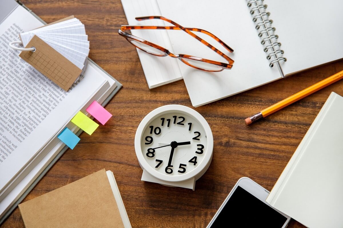 �Ɗw�ŉp��b�͏K���ł���I���x���ʂ̊w�K���Ԗڈ�