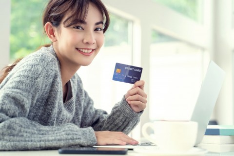 M̃NWbgJ[hϗƂ́Hbgr\Љ