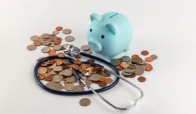 夜勤なしの看護師の年収と手取りは？日勤のみの給料相場を解説