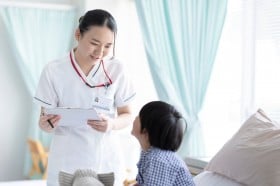 看護師の平均年収｜手取りやボーナスから見る給料事情を解説
